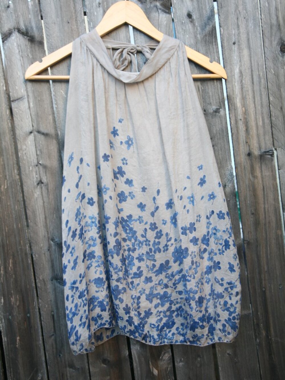 Size L - GIUSY Women's Gray Italian Silk Sleeveless Blouse